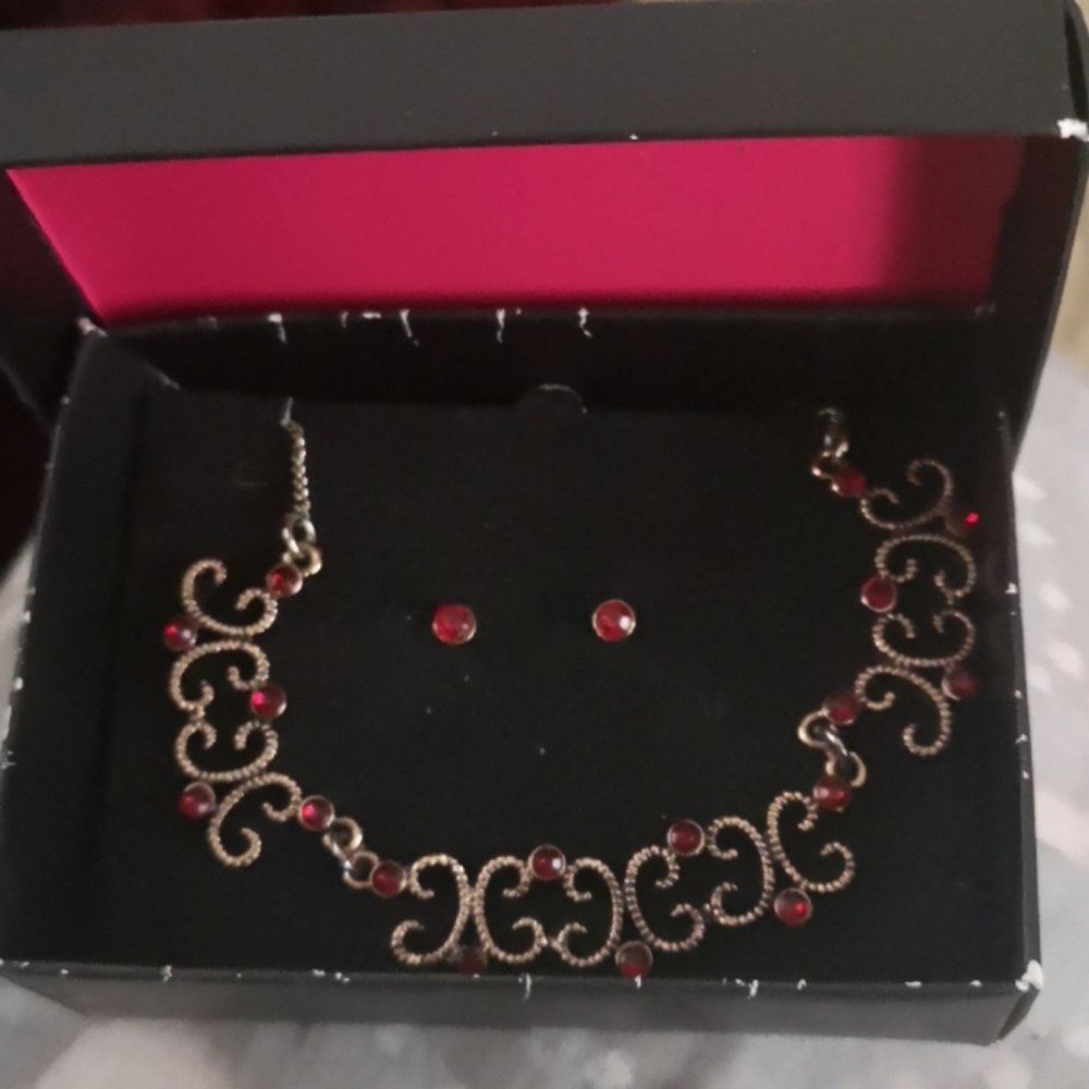 ❤️ Gold Red Gem Necklace Earrings Set NIB